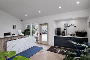 Cannery Row Inn