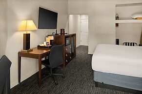 Cannery Row Inn