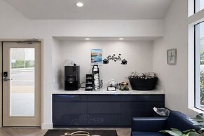 Cannery Row Inn