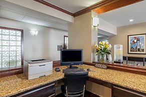 Comfort Suites North Dallas