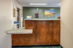 Rodeway Inn & Suites