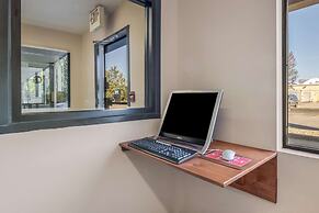 Rodeway Inn & Suites