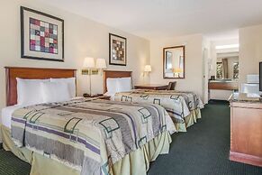 Rodeway Inn & Suites
