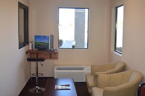 Rodeway Inn & Suites