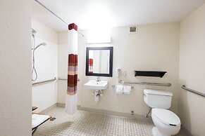 Red Roof Inn PLUS+ Austin South