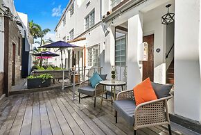 Chesterfield Hotel & Suites