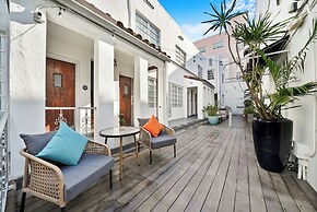 Chesterfield Hotel & Suites