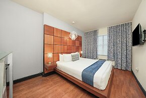 Chesterfield Hotel & Suites