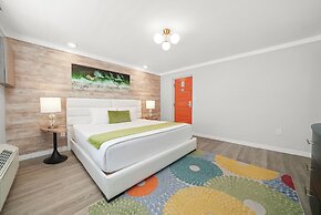 Chesterfield Hotel & Suites