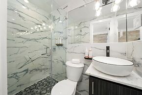 Chesterfield Hotel & Suites