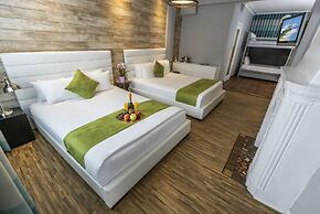 Chesterfield Hotel & Suites