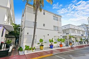 Chesterfield Hotel & Suites