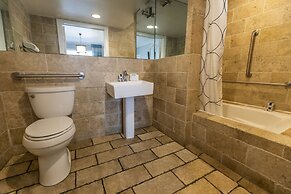 Chesterfield Hotel & Suites