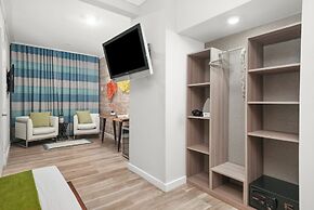 Chesterfield Hotel & Suites