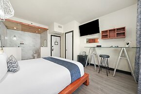 Chesterfield Hotel & Suites