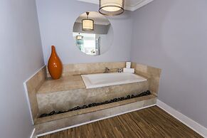 Chesterfield Hotel & Suites