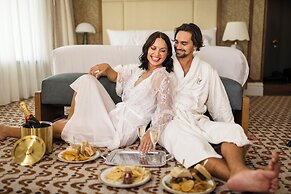 The Louie, A Davenport Hotel, Autograph Collection®