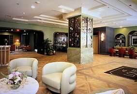 The Louie, A Davenport Hotel, Autograph Collection®