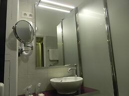 Brit Hotel Cahors - Le France