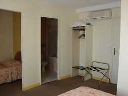 Hotel de Paris et des Voyageurs