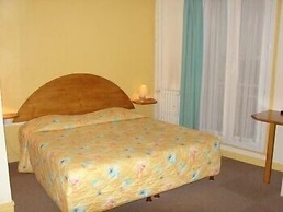 Hotel de Paris et des Voyageurs