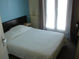 Hotel de Paris et des Voyageurs