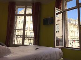 Brit Hotel Aux Sacres