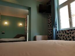 Brit Hotel Aux Sacres