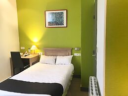 Brit Hotel Aux Sacres