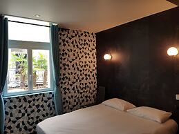 Brit Hotel Aux Sacres