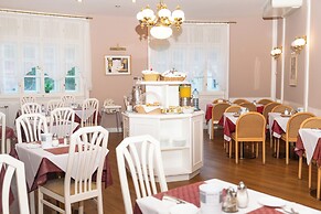 Continental Hotel-Pension