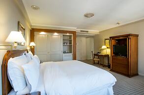 Windsor Hotel And Tower