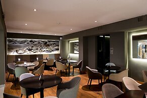 Windsor Hotel And Tower