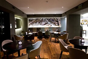 Windsor Hotel And Tower