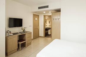 Diplomat Hotel
