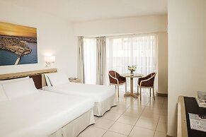 Diplomat Hotel