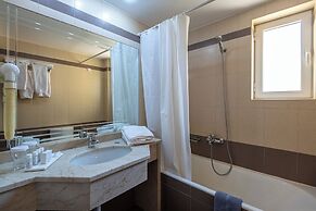 Crithoni's Paradise Hotel