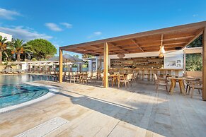 Crithoni's Paradise Hotel