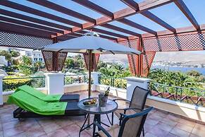 Crithoni's Paradise Hotel