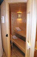 Crithoni's Paradise Hotel