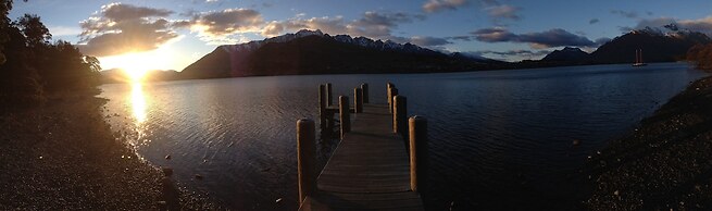 The Rees Hotel and Luxury Apartments