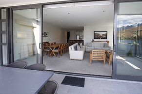 The Rees Hotel and Luxury Apartments