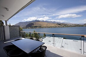 The Rees Hotel and Luxury Apartments