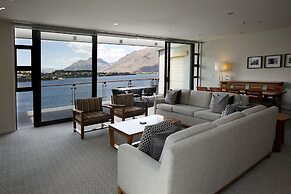 The Rees Hotel and Luxury Apartments