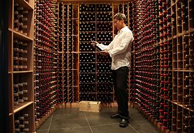 The Rees Hotel and Luxury Apartments