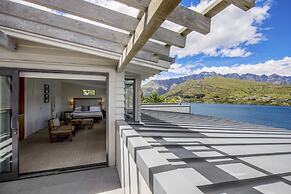 The Rees Hotel and Luxury Apartments