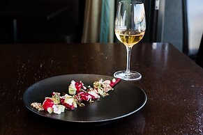 The Rees Hotel and Luxury Apartments