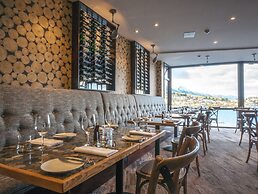 The Rees Hotel and Luxury Apartments