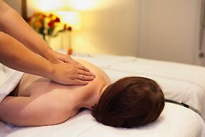 The Rees Hotel and Luxury Apartments