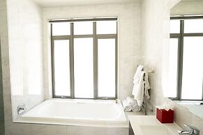 The Rees Hotel and Luxury Apartments